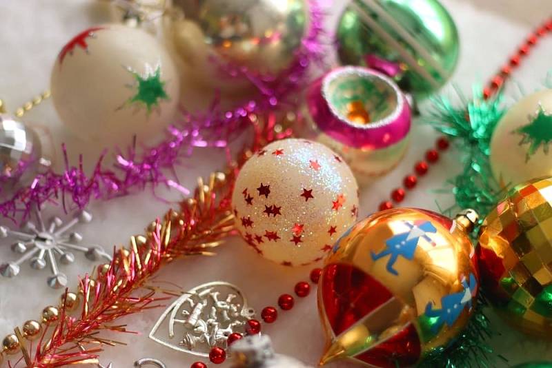 Colorful,Vintage,Christmas,Ornaments,And,White,Faux,Fur,Blanket.,Cute