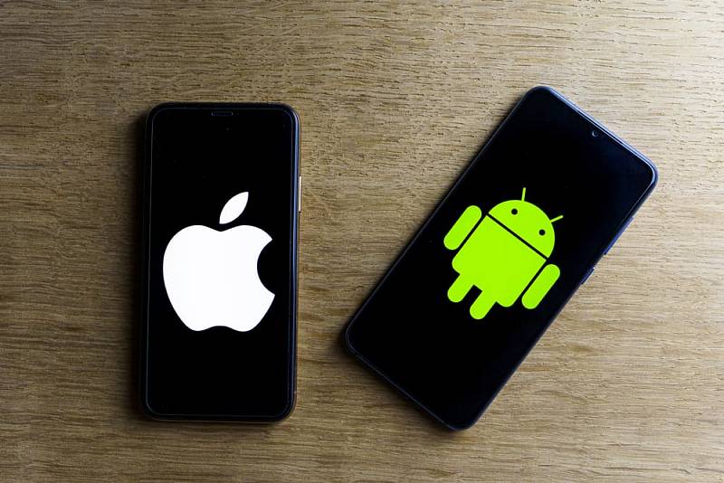 Kaunas,,Lithuania,-,2021,July,15:,Apple,And,Android,Smartphones.