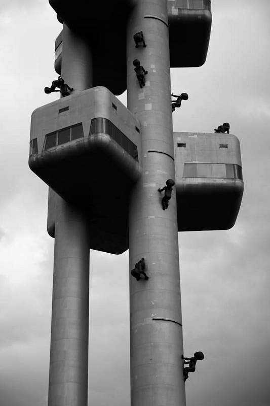 Photo by Daniel Höhe