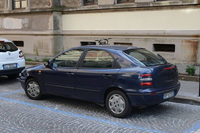 Treviso,,Italy,-,June,25,,2015:,Old,Fiat,Bravo,Car