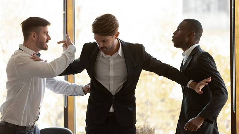 Panny, o vysněné bohatství Vás mohou připravit hádky na pracovišti