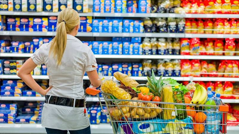 Zatímco ceny některých potravin klesají, naopak například u brambor nebo piva rostou