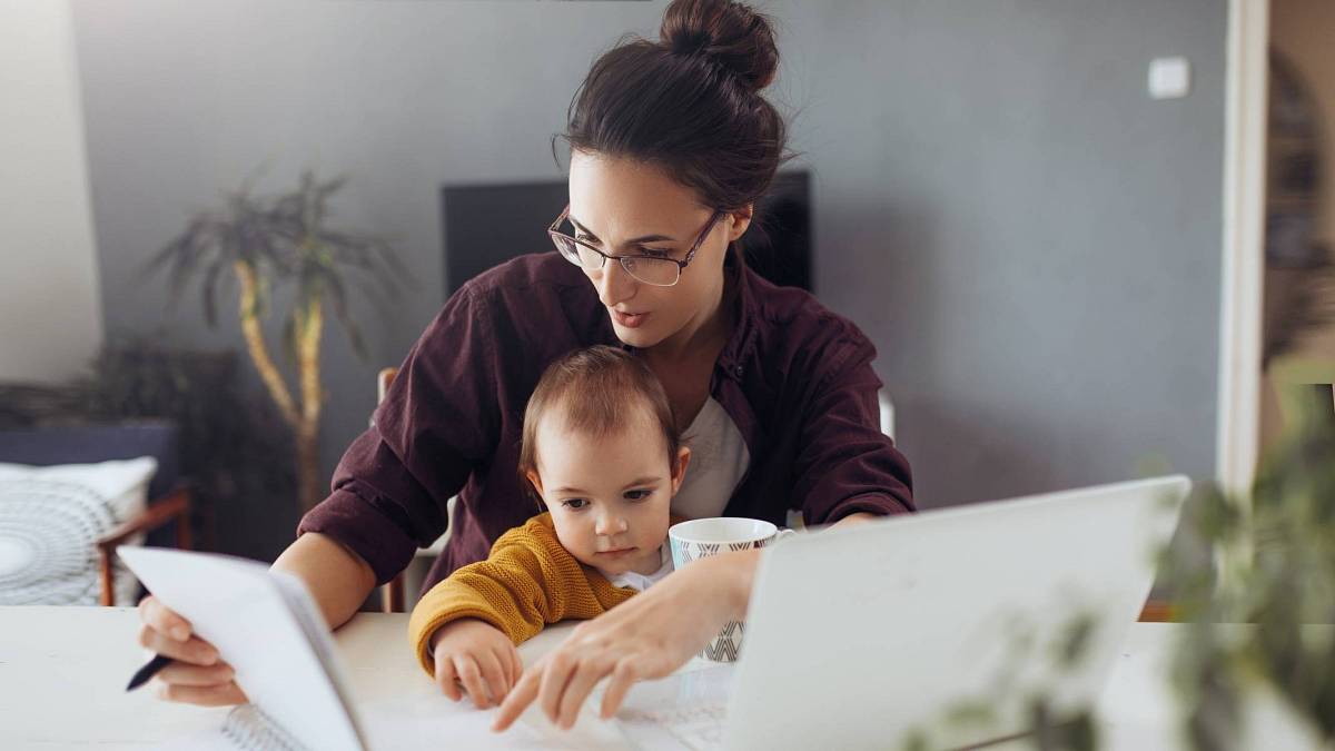 Maminka a kariéra: Jak skloubit rodinný život s profesním růstem? Nesnažte se o dokonalost a stanovte si priority