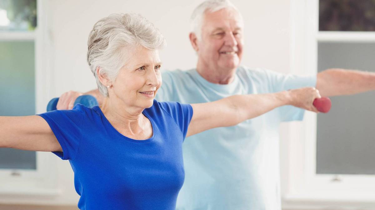 To, že je vám 60+, neznamená, že nemůžete začít rok zdravě právě silovým tréninkem To, že je vám 60+, neznamená, že nemůžete začít rok zdravě právě silovým tréninkem