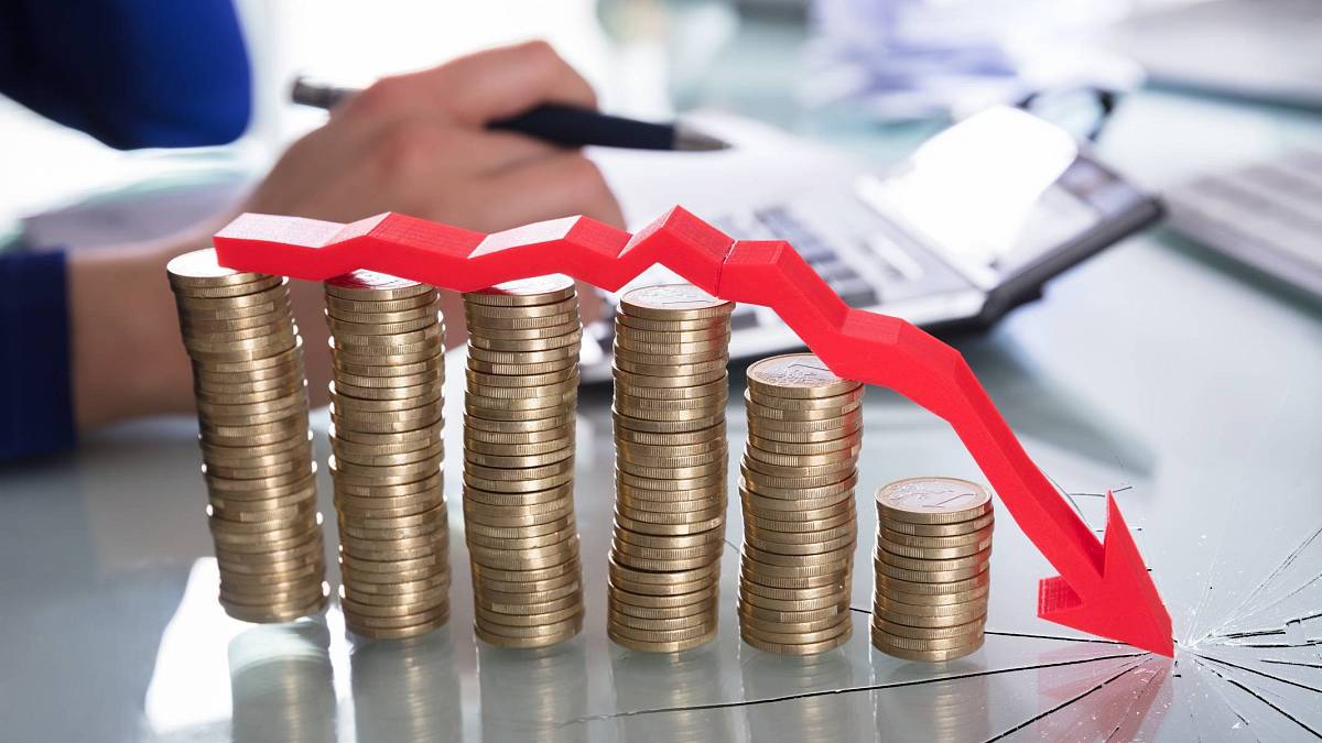 Fiala jásá: Vládní manévry krotí inflaci, strmý pád na 2,3% Fiala jásá: Vládní manévry krotí inflaci, strmý pád na 2,3%