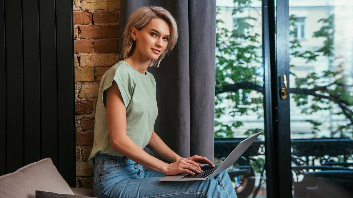 Práce z domova nebo past na důvěřivé? Ostrá varování pro uchazeče Práce z domova nebo past na důvěřivé? Ostrá varování pro uchazeče