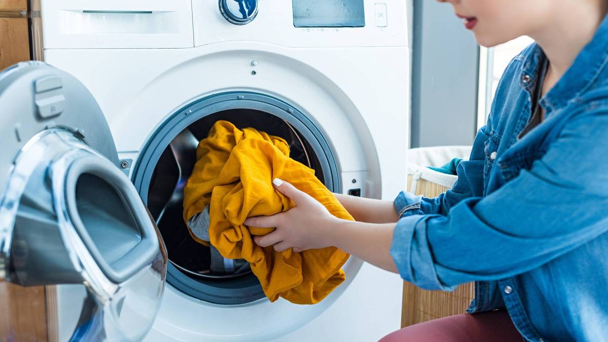 3 prostředky, se kterými se hravě zbavíte zatuchlého prádla 3 prostředky, se kterými se hravě zbavíte zatuchlého prádla