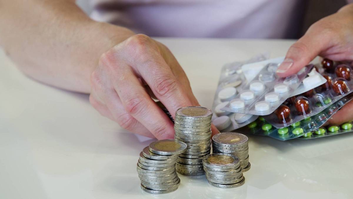 Lidé si zapomínají vyzvednout přeplatky za léky, pojišťovnám se vrací miliony Lidé si zapomínají vyzvednout přeplatky za léky, pojišťovnám se vrací miliony