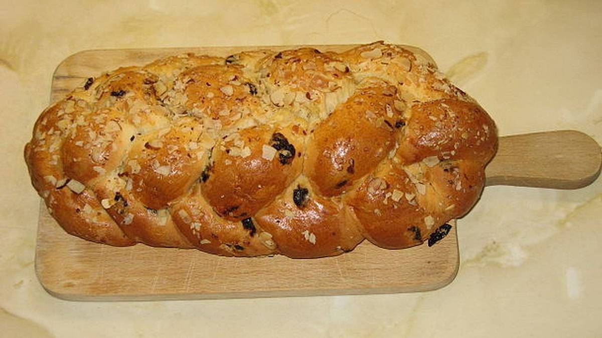 Představte si tu krásu, když mistři cechu pekařského nesli tu nejkrásnější vánočku na dlouhém prkně na Pražský hrad Představte si tu krásu, když mistři cechu pekařského nesli tu nejkrásnější vánočku na dlouhém prkně na Pražský hrad