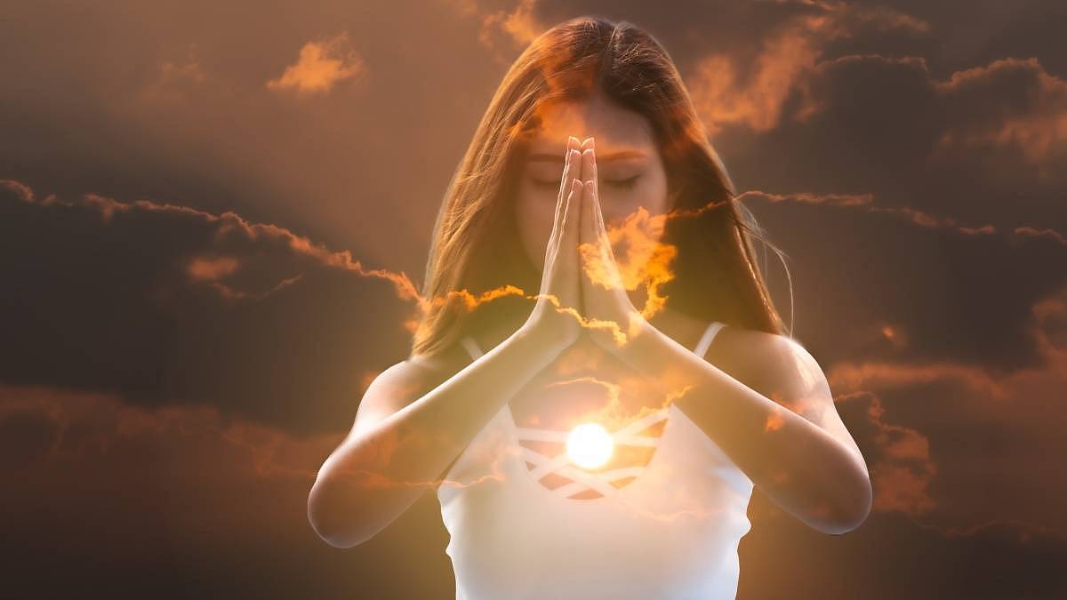 Denní horoskop na neděli 21.12.2025: Ponořte se do hluboké reflexe a klidu