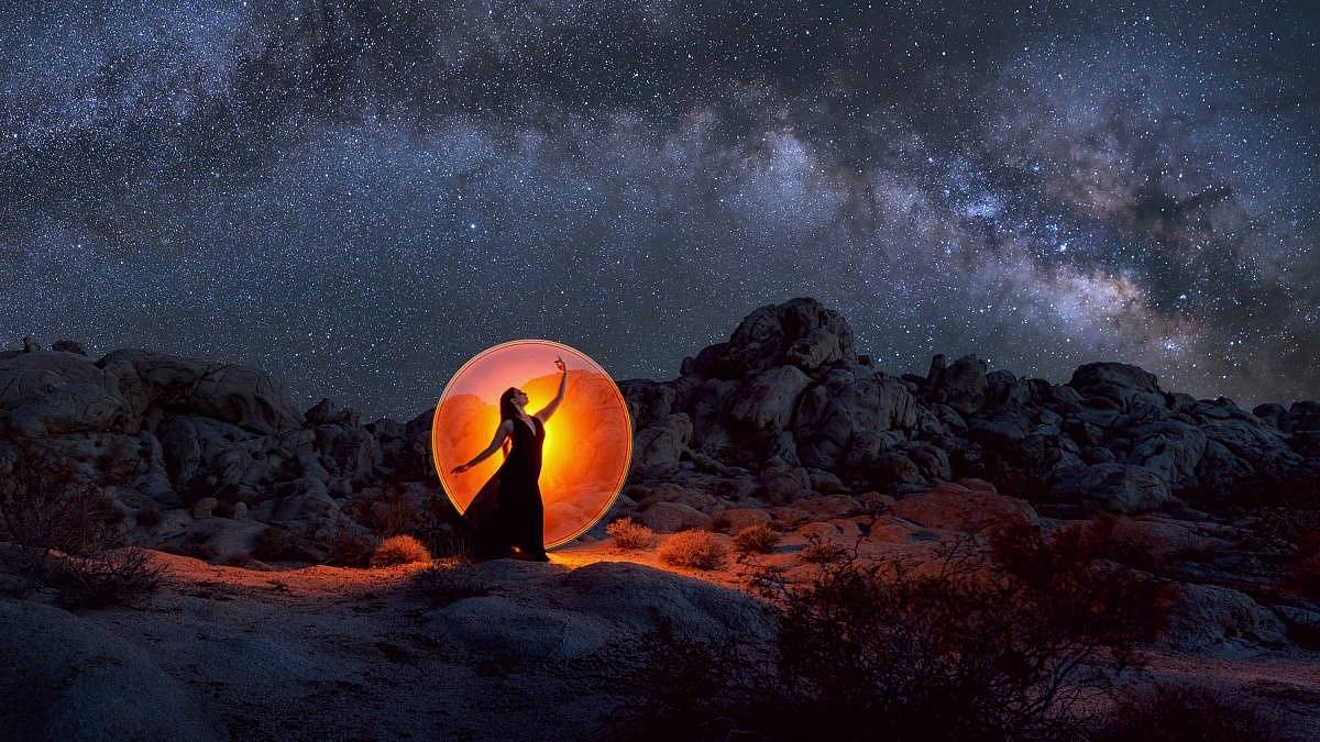 Denní horoskop na úterý 23.12.2025: Povzbuďte svou kreativitu a objevujte nové možnosti