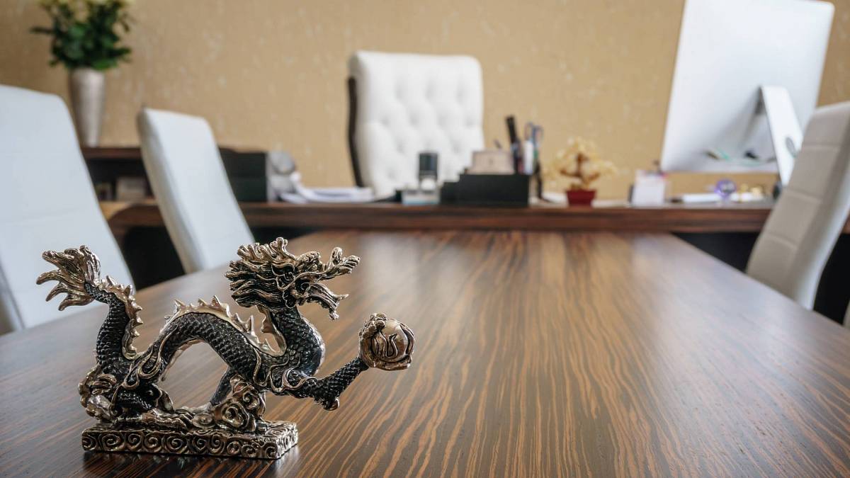 Chcete nastartovat vaši kariéru? Upravte si pracovní stůl podle Feng Shui Chcete nastartovat vaši kariéru? Upravte si pracovní stůl podle Feng Shui