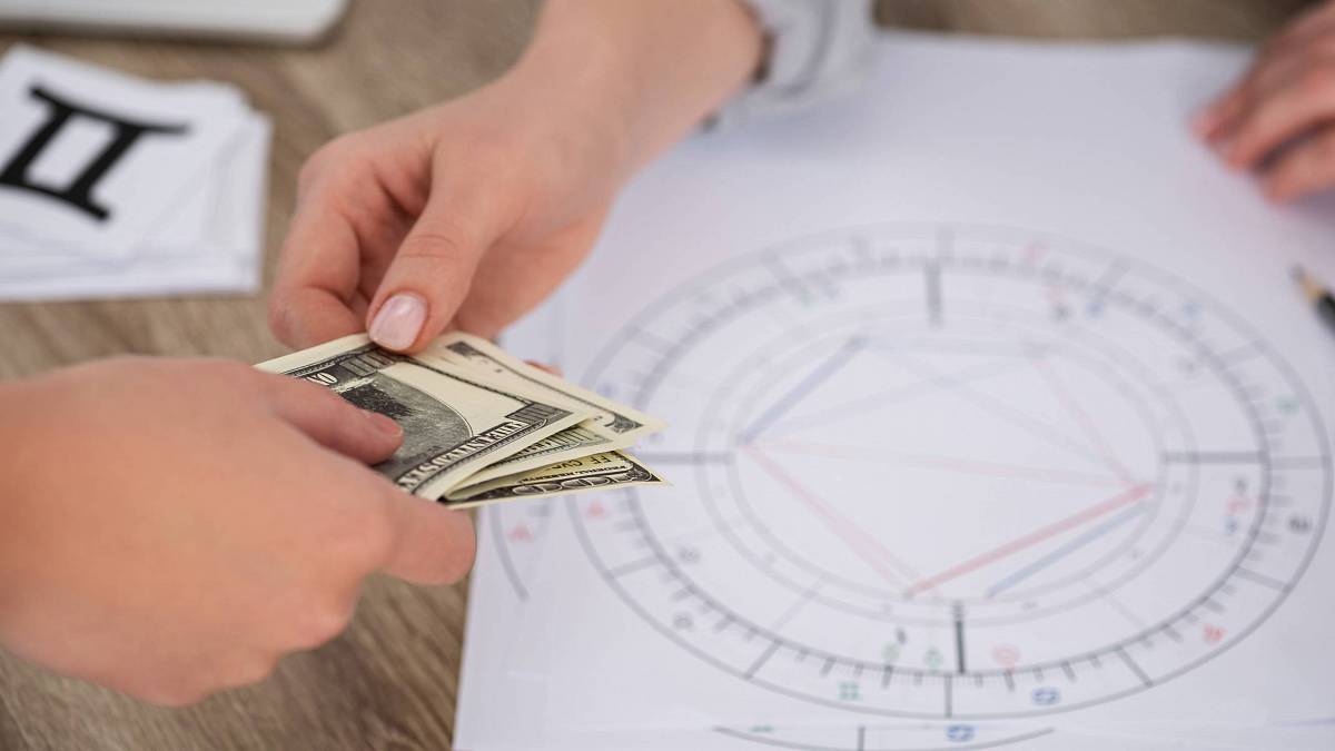Horoskop na 4. červnový víkend: Kozorozi si nebudou jisti sami sebou, Ryby budou pomáhat Horoskop na 4. červnový víkend: Kozorozi si nebudou jisti sami sebou, Ryby budou pomáhat