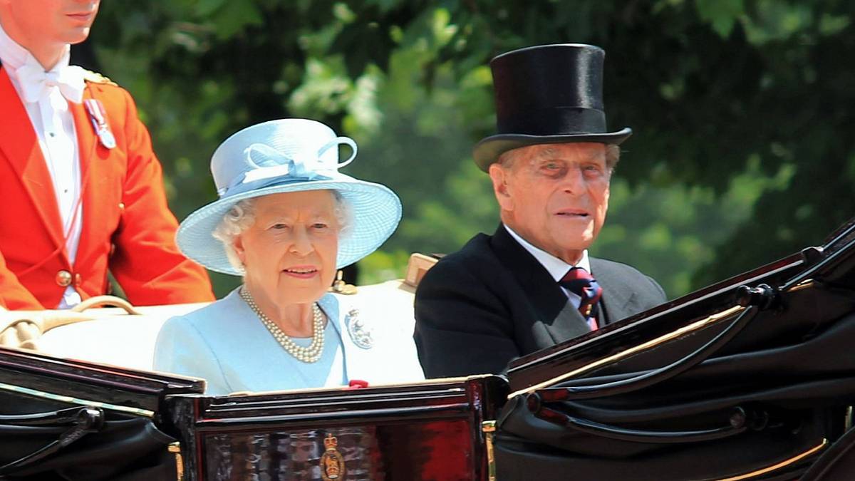 Královna Alžběta a princ Philip měli 8 vnoučat. Znáte je všechny?