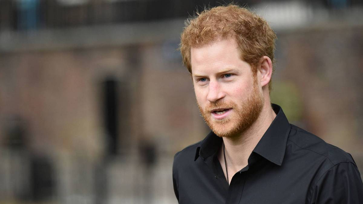 Princ Harry vydává první knihu. Jedná se o autobiografii, která podle některých „expertů“ královské rodině velice uškodí Princ Harry vydává první knihu. Jedná se o autobiografii, která podle některých „expertů“ královské rodině velice uškodí
