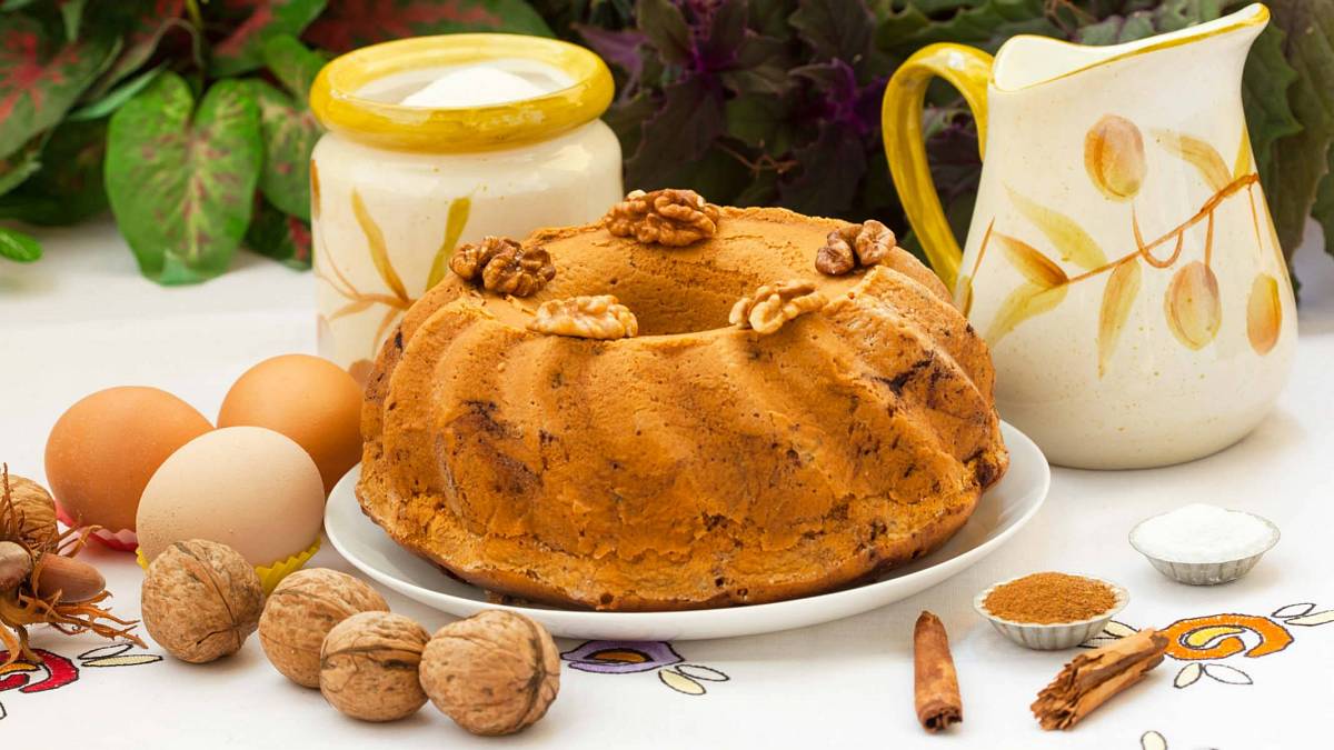 Ořechová bábovka se špetkou skořice Ořechová bábovka se špetkou skořice