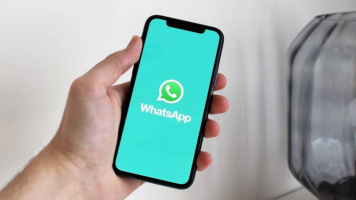 Od října se bude platit za zprávy přes WhatsApp. Zde je přehled cen