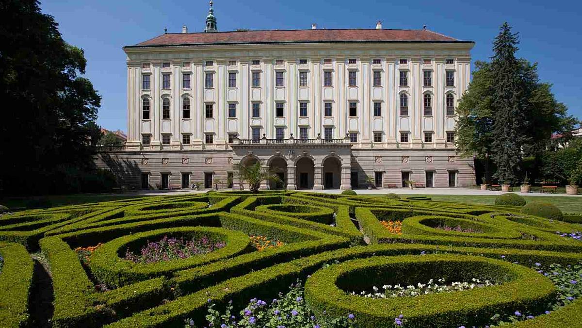 Na náš nejkrásnější zámek pějí ódy světové učebnice architektury, Češi ho téměř neznají