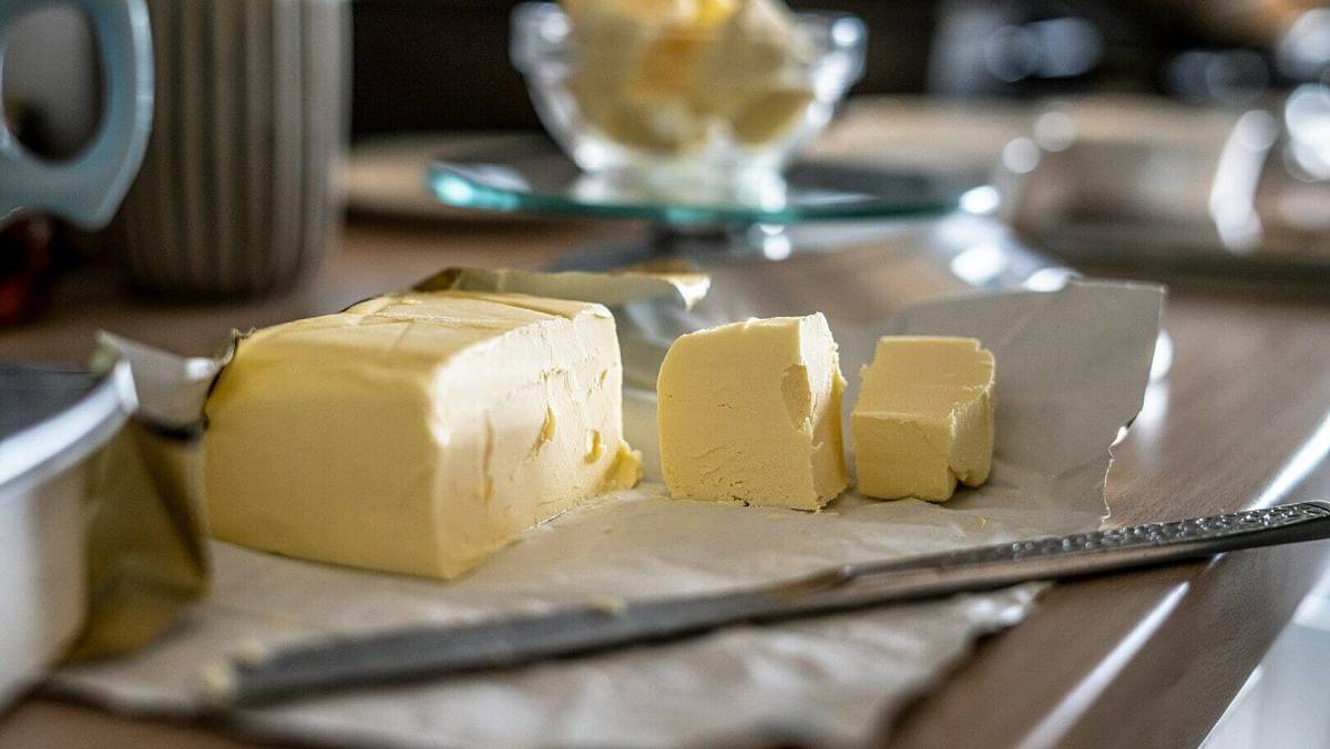 Tohle není poctivé máslo: Pokud složení začíná tímto slovem, výrobce vás jen šikovně tahá za nos