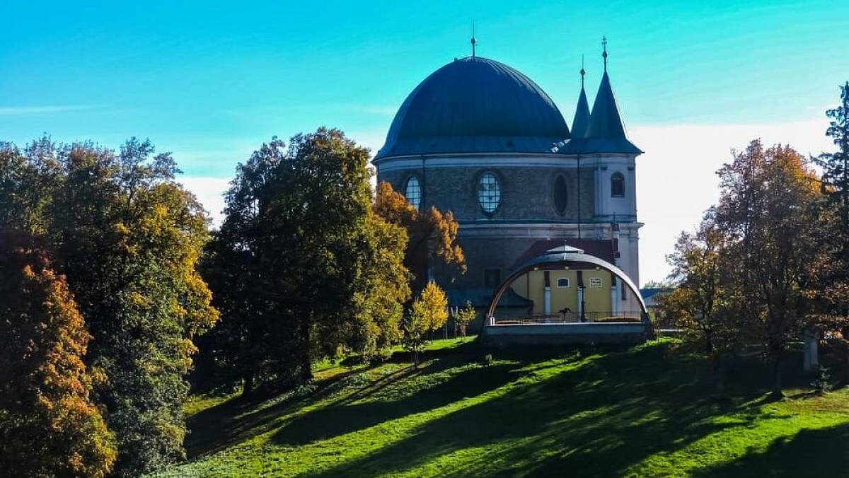 Magičtější než Stonehenge. Na Moravě pramení zázračná voda a lidé sem jezdí prosit o uzdravení