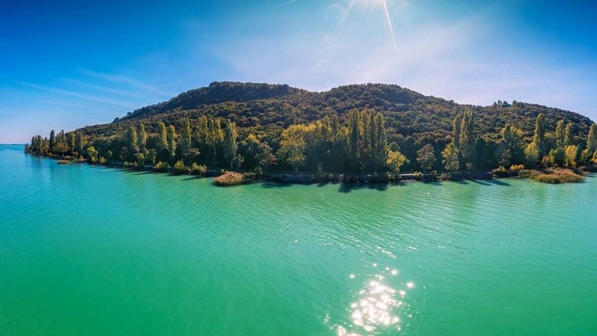 Balaton je v ohrožení. Voda odkryla zlé znamení