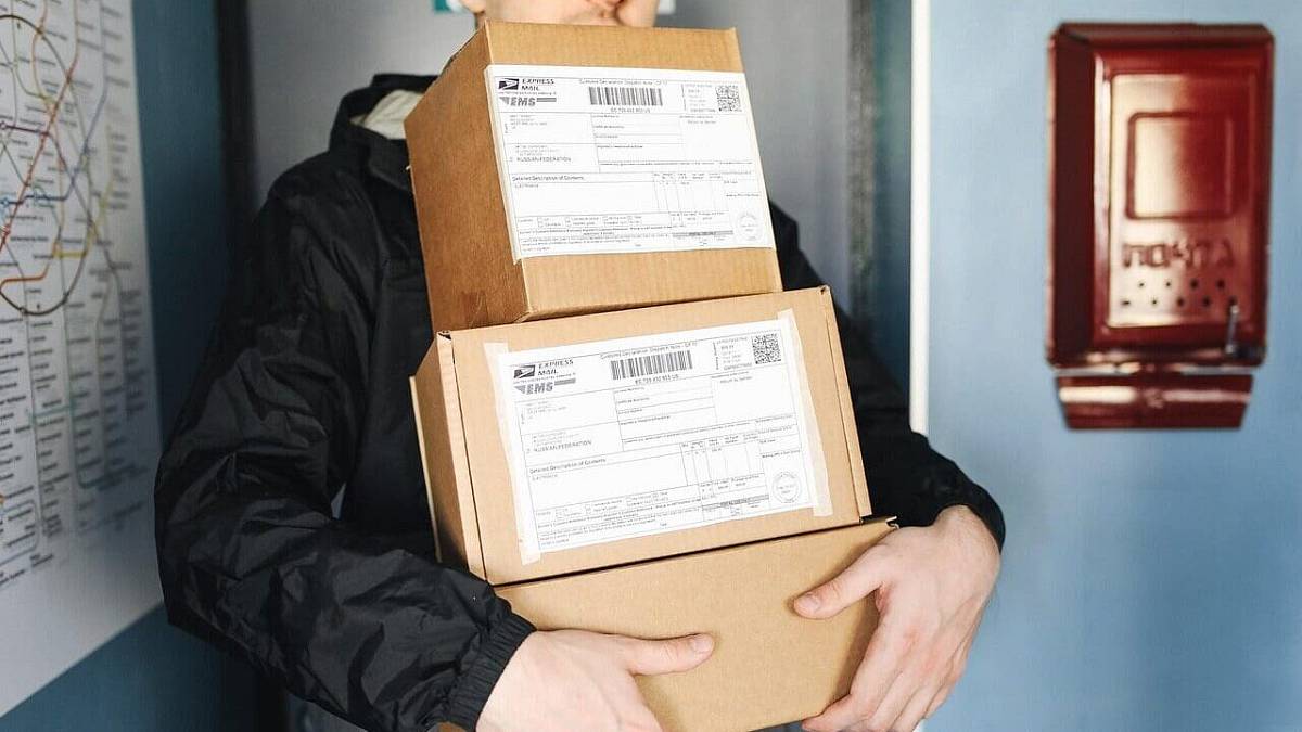 Nikdy nepřijímejte tento balíček. Českem se šíří nový podvod, napálených jsou tisíce