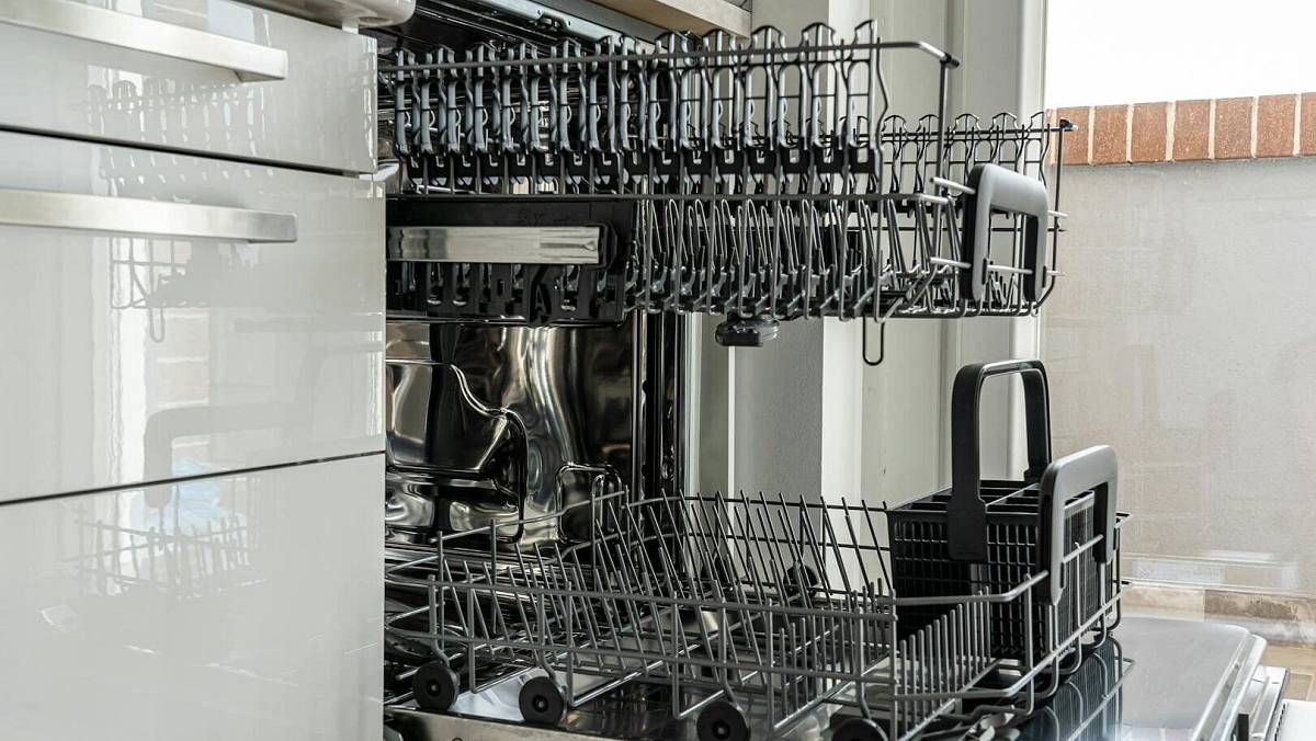 Ani drahé tablety, ani gel. Tchyně dává do myčky věc za 15 Kč/kg a nádobí se leskne jako z pětihvězdičkového hotelu