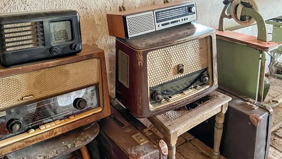 Tohle rádio bylo za Husáka v úplně každé domácnosti. Teď za něj dostanete od sběratelů 3 000 – 13 000 Kč