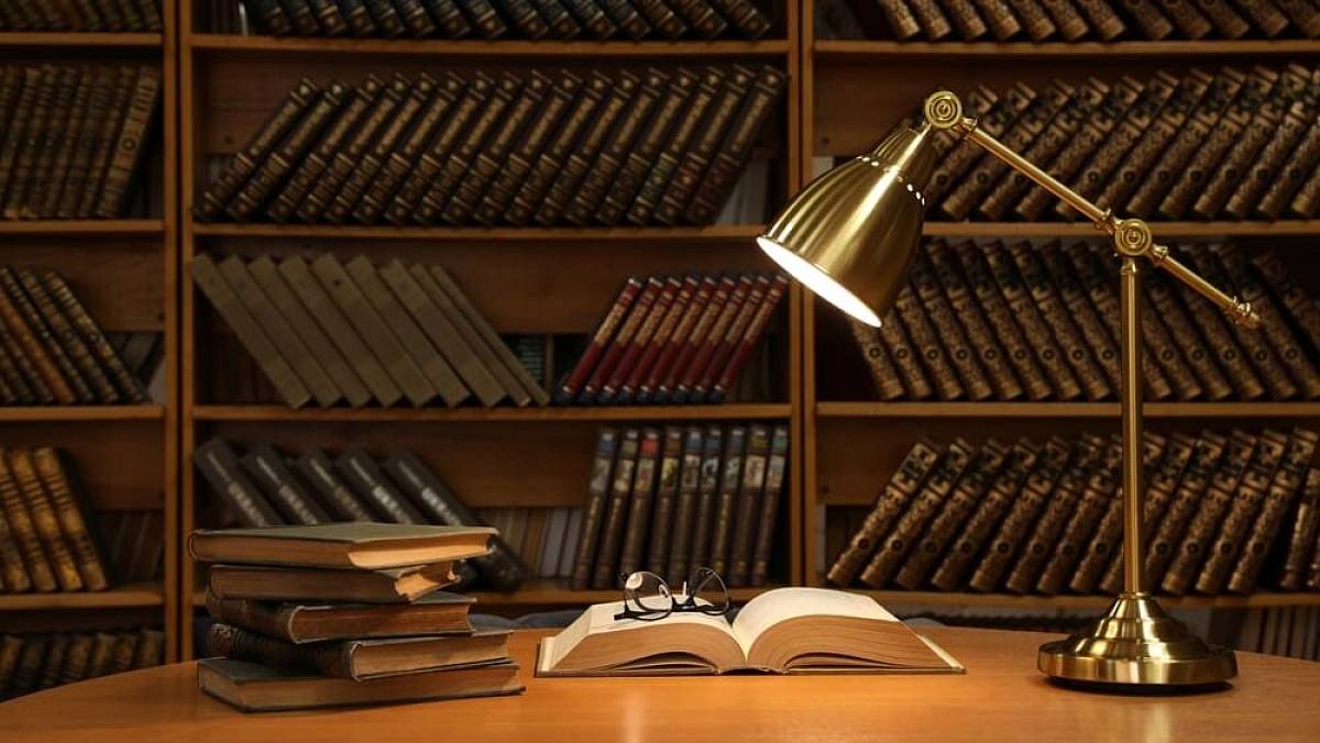 Za tuhle starou socialistickou lampu sběratelé nabízejí až 15 000 Kč. Poznáte ji podle zvláštní nohy