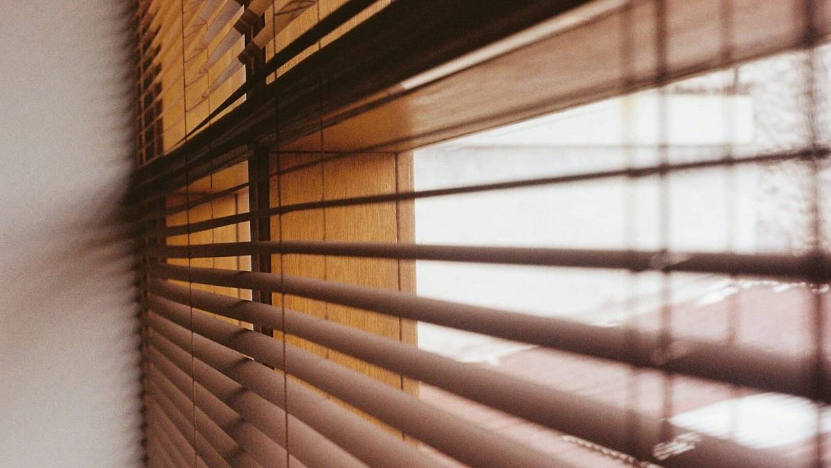 Klasické žaluzie končí. Češi si pořizují vychytávku, co skvěle stíní a v zimě chrání před chladem