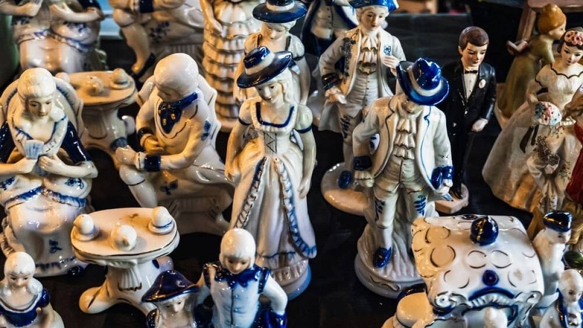 Kdo má ve vitríně tuto přisprostlou nevkusnou sošku, dostane od sběratelů 15 000 Kč na ruku