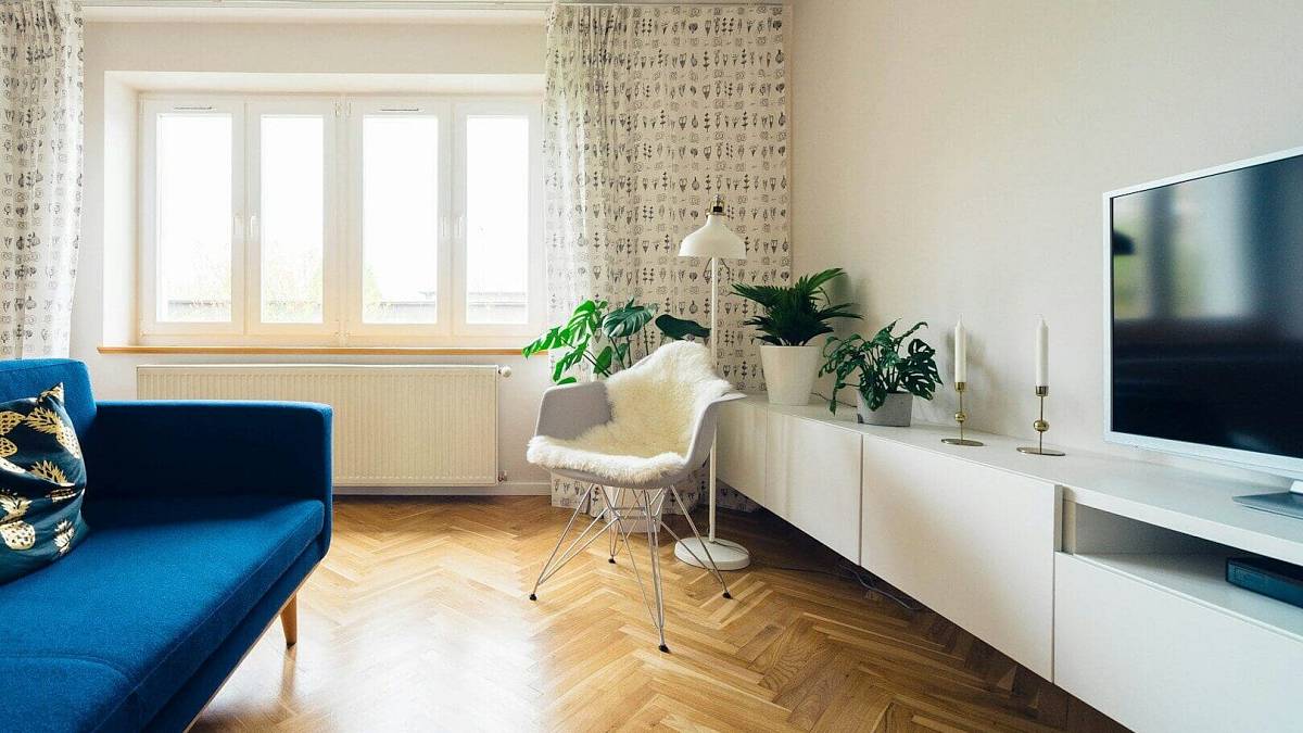 Nejlepší barva pro výmalbu malých bytů: Tento odstín rozzáří prostr a stěny se opticky rozestoupí o metry