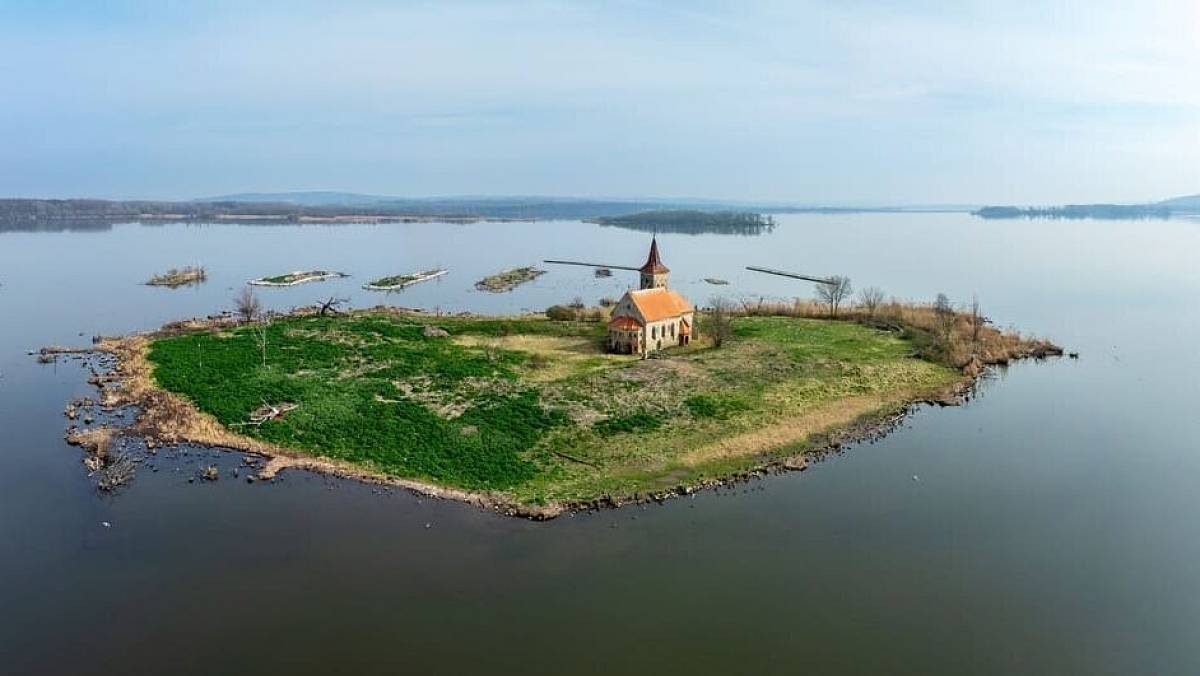 Ani Balaton ani Jadran. Už 5 let jezdím na prázdniny k „Moravskému moři“. Je krásné a zdarma