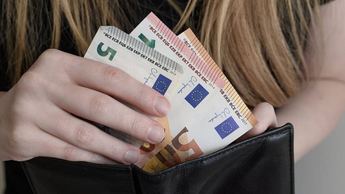 Čechů si velmi cení a nabízí až 150 000 Kč/měsíc. Nejbohatší země Evropy láká na skvěle placené brigády