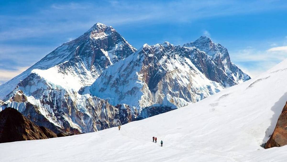 Na vrcholu Mount Everestu vědci našli věc, co tam nepatří. Vysvětluje ji pouze Bible
