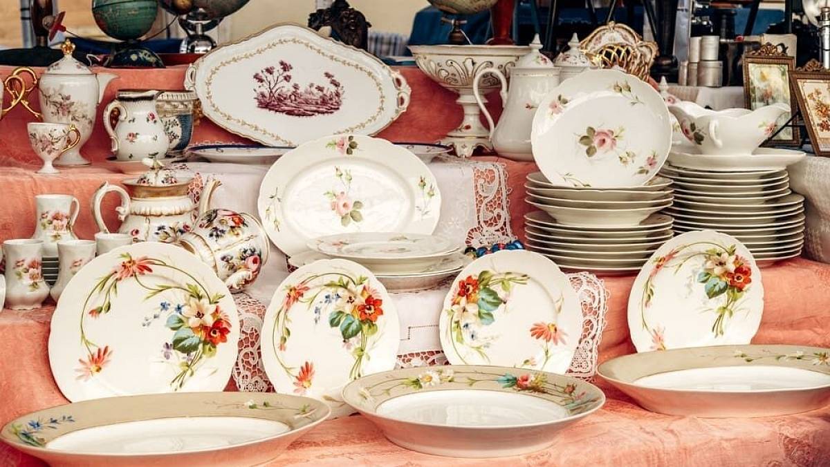 Tuhle blbinku měla každá babka ve vitríně. Kdo nerozbil sukničku, může dnes chtít až 30 000 Kč