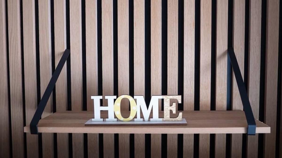 Kdo má doma tohle, měl by se stydět. Designéři vyhlásili nejodpornější dekoraci českých domácností