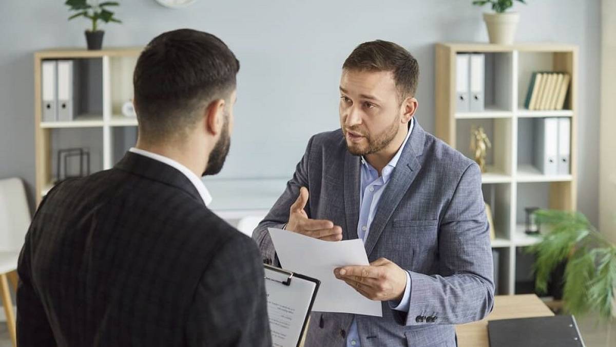 Smí vám šéf zavolat během dovolené kvůli práci. 90 % Čechů si myslí pravý opak