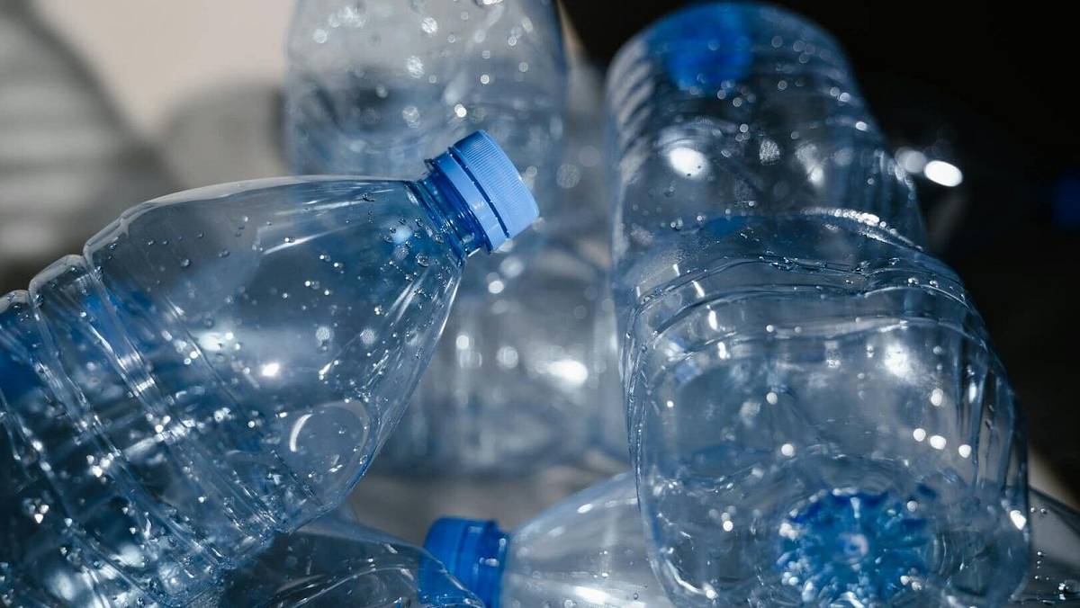 Jak snadno vyrobit skleník z PET lahví krok za krokem. Náklady jsou 0 Kč a vypadá úžasně