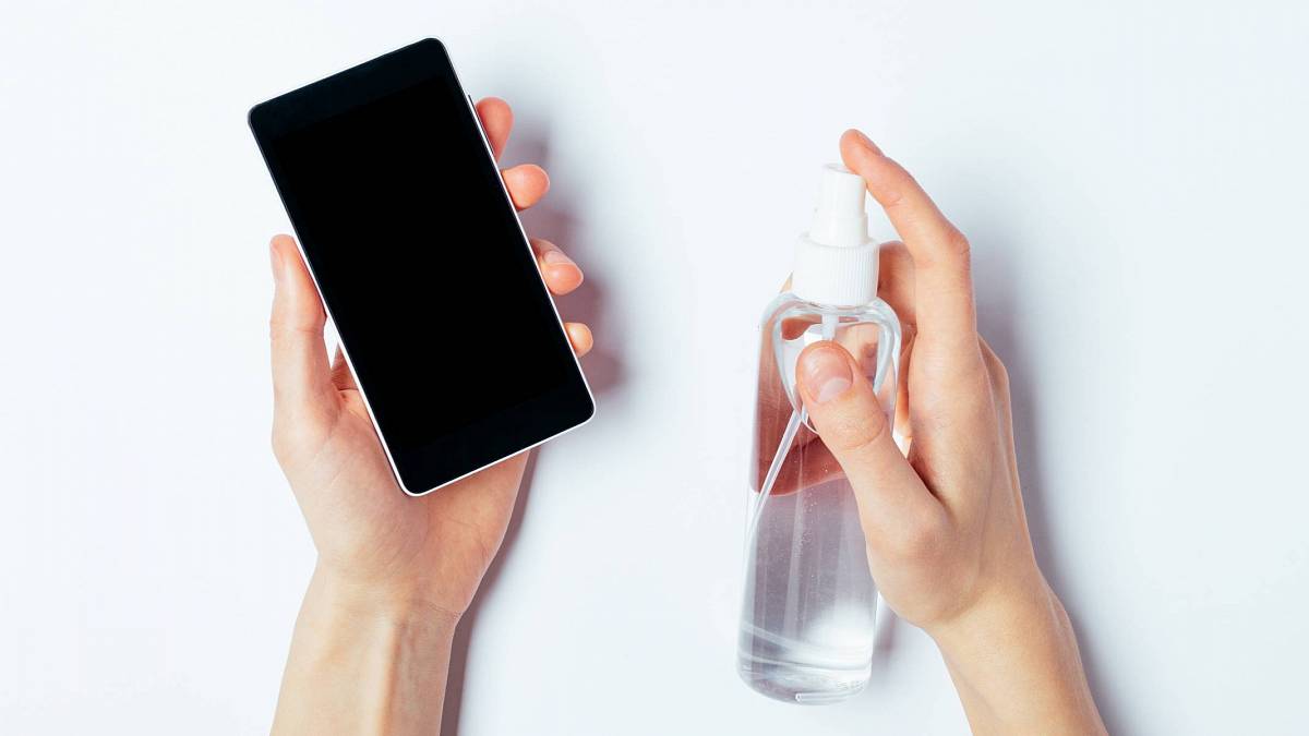 Znáte fígle na čištění mobilního telefonu?