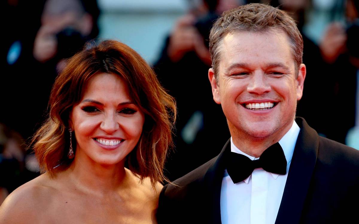 5 celebrit, které mají partnery mimo showbusiness. Jak jim to spolu klape? 5 celebrit, které mají partnery mimo showbusiness. Jak jim to spolu klape?