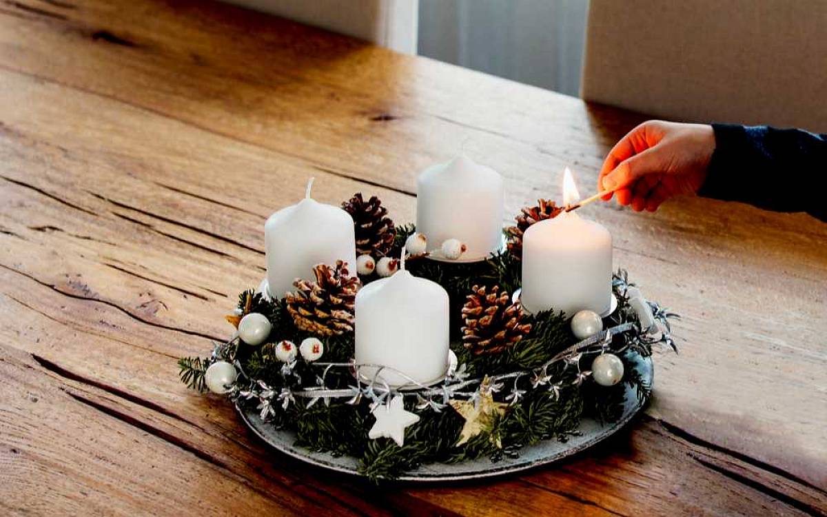 Adventní věnec: Symbol naděje, míru, přátelství a lásky Adventní věnec: Symbol naděje, míru, přátelství a lásky