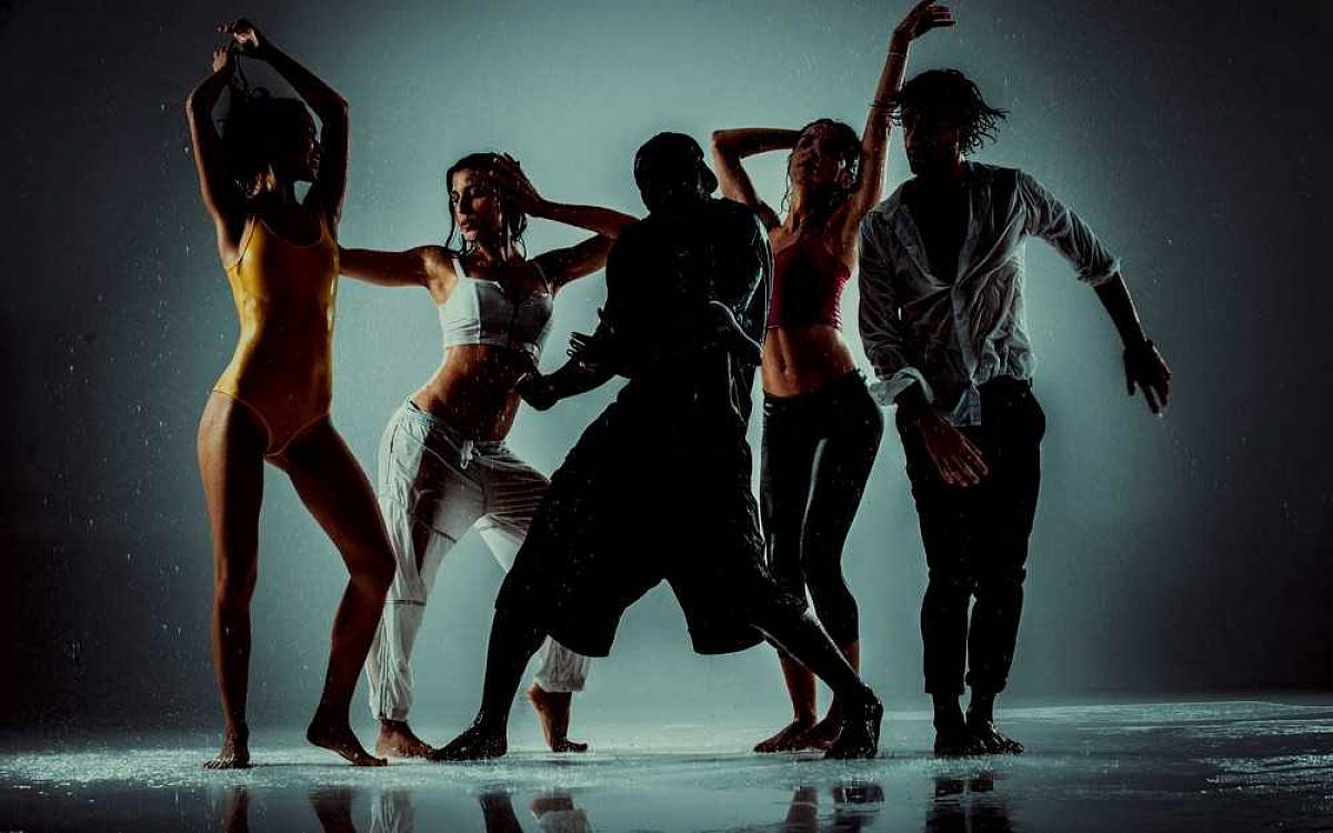Směs talentu, odvahy, nadšení a elánu – to je životní cesta, kterou se vydal YEMI A.D. Směs talentu, odvahy, nadšení a elánu – to je životní cesta, kterou se vydal YEMI A.D.