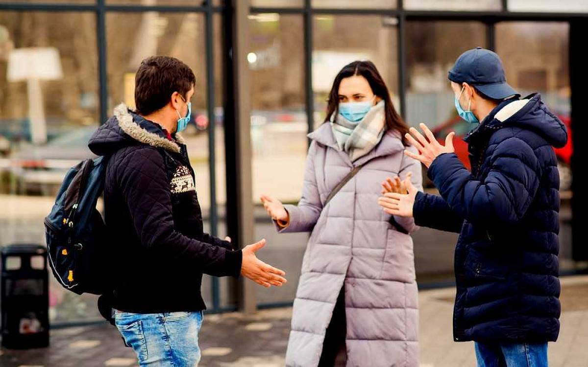 Stručný přehled opatření vydaných proti šíření koronaviru, aneb bez roušky ani ránu Stručný přehled opatření vydaných proti šíření koronaviru, aneb bez roušky ani ránu