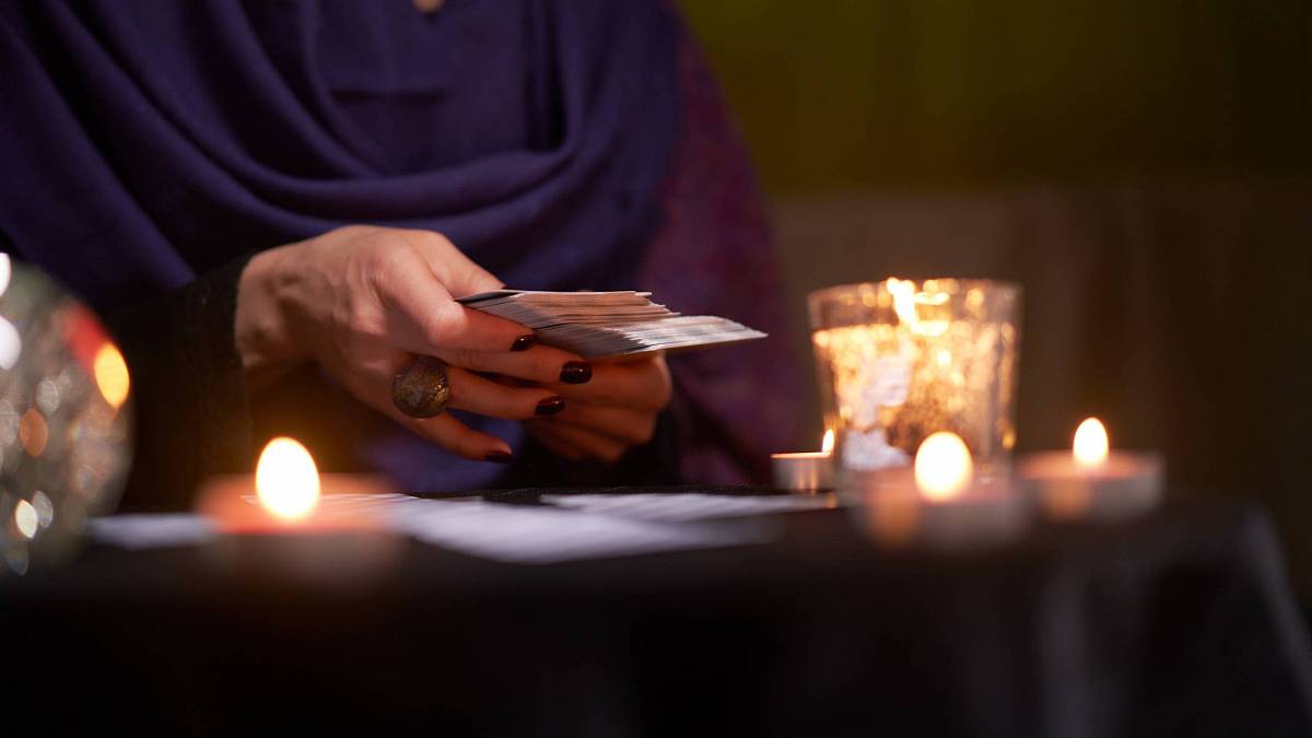 Výklad tarotových karet na tento víkend: Panny čeká víkend plný lásky a něžností, Štíry čeká příjemná zpráva