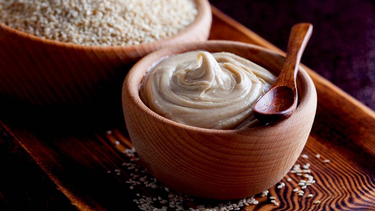 Jak používat tahini - sezamovou pastu Jak používat tahini - sezamovou pastu