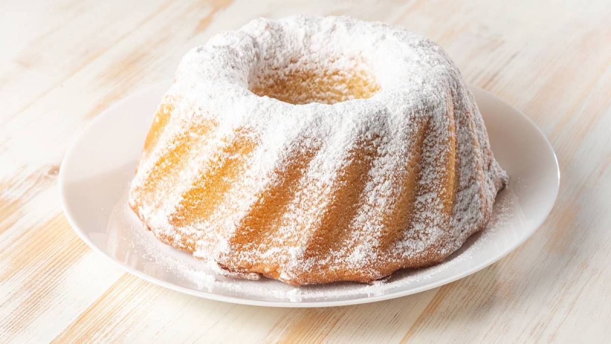 Jak upéct jednoduchou bábovku? Bábovka z hladké mouky Jak upéct jednoduchou bábovku? Bábovka z hladké mouky