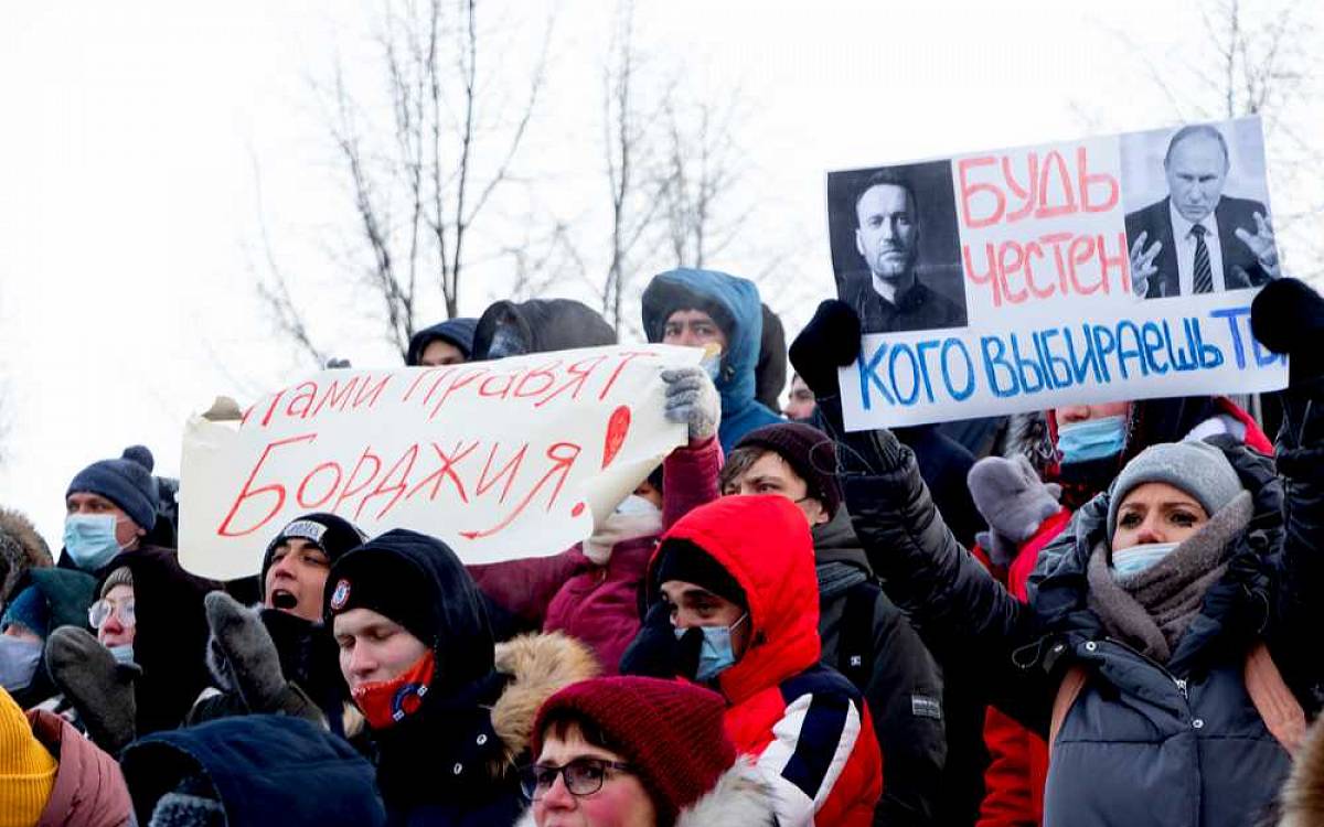 V desítkách měst po celém Rusku se demonstrovalo proti zatčení opozičního lídra Navalného, Rusové se přestávají bát V desítkách měst po celém Rusku se demonstrovalo proti zatčení opozičního lídra Navalného, Rusové se přestávají bát