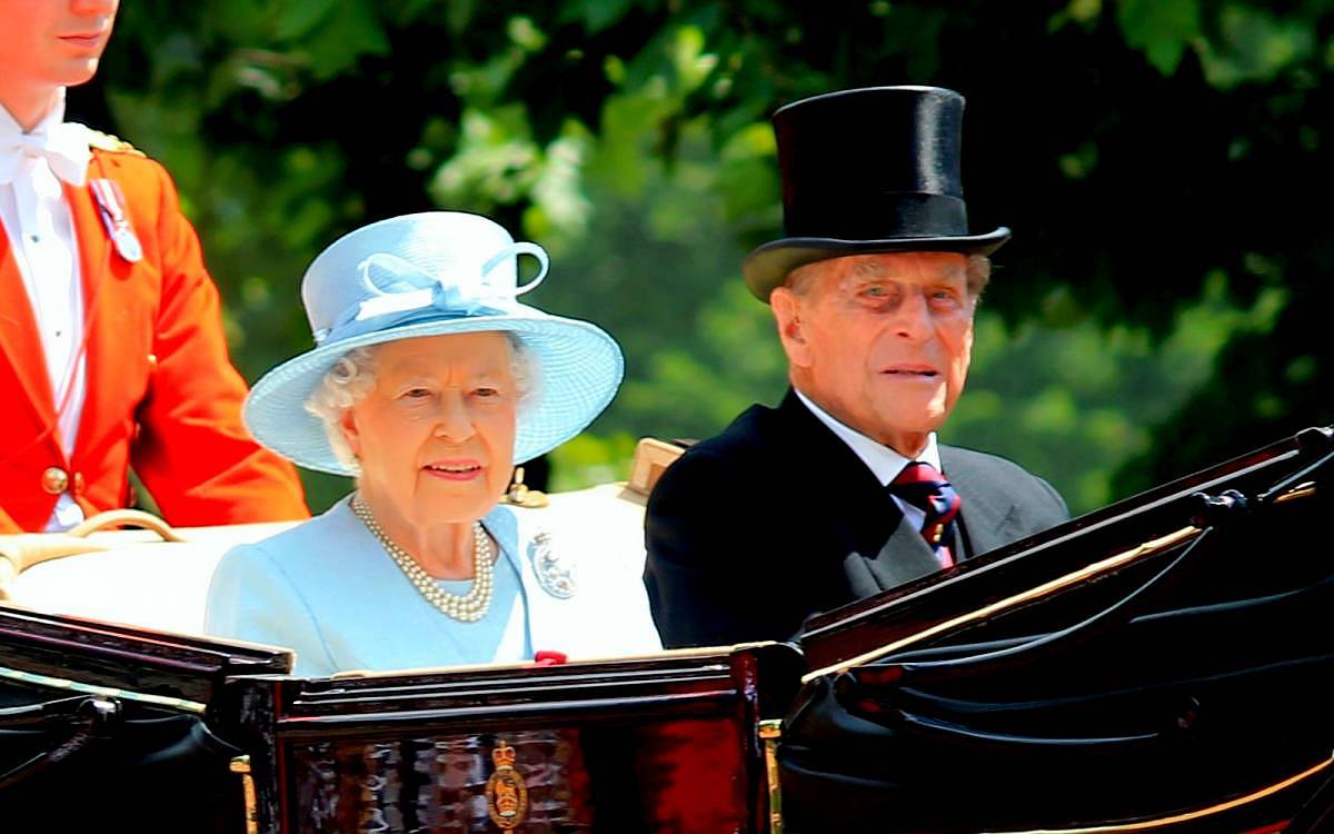 Princ Philip: Příběh nekorunovaného vládce, který se ženil v děravých ponožkách Princ Philip: Příběh nekorunovaného vládce, který se ženil v děravých ponožkách
