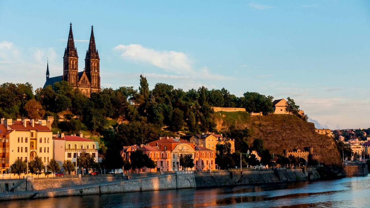 Vyšehrad, místo, kde se psaly dějiny českého národa. Vydejte se s námi na jedno z nejkrásnějších míst Prahy